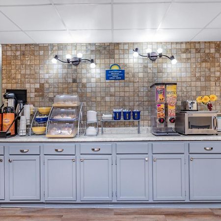 Days Inn By Wyndham Monticello Екстер'єр фото