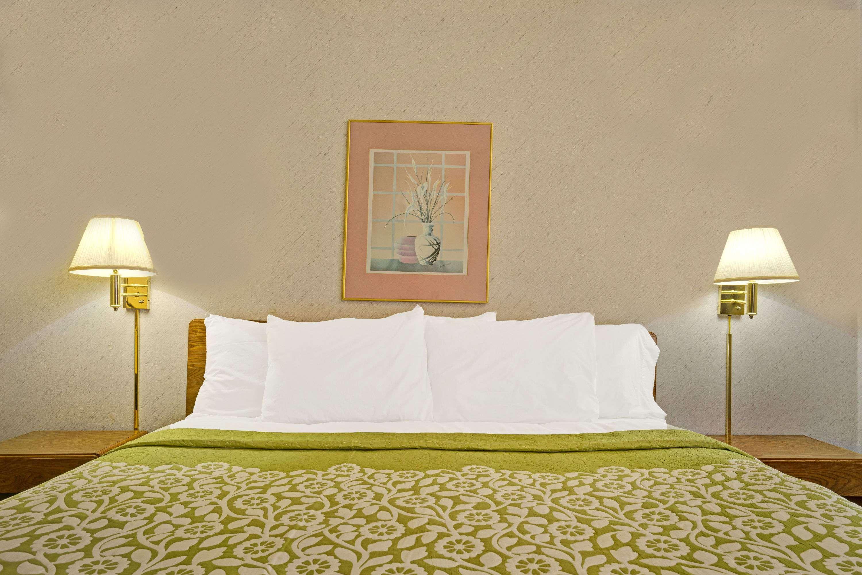 Days Inn By Wyndham Monticello Екстер'єр фото