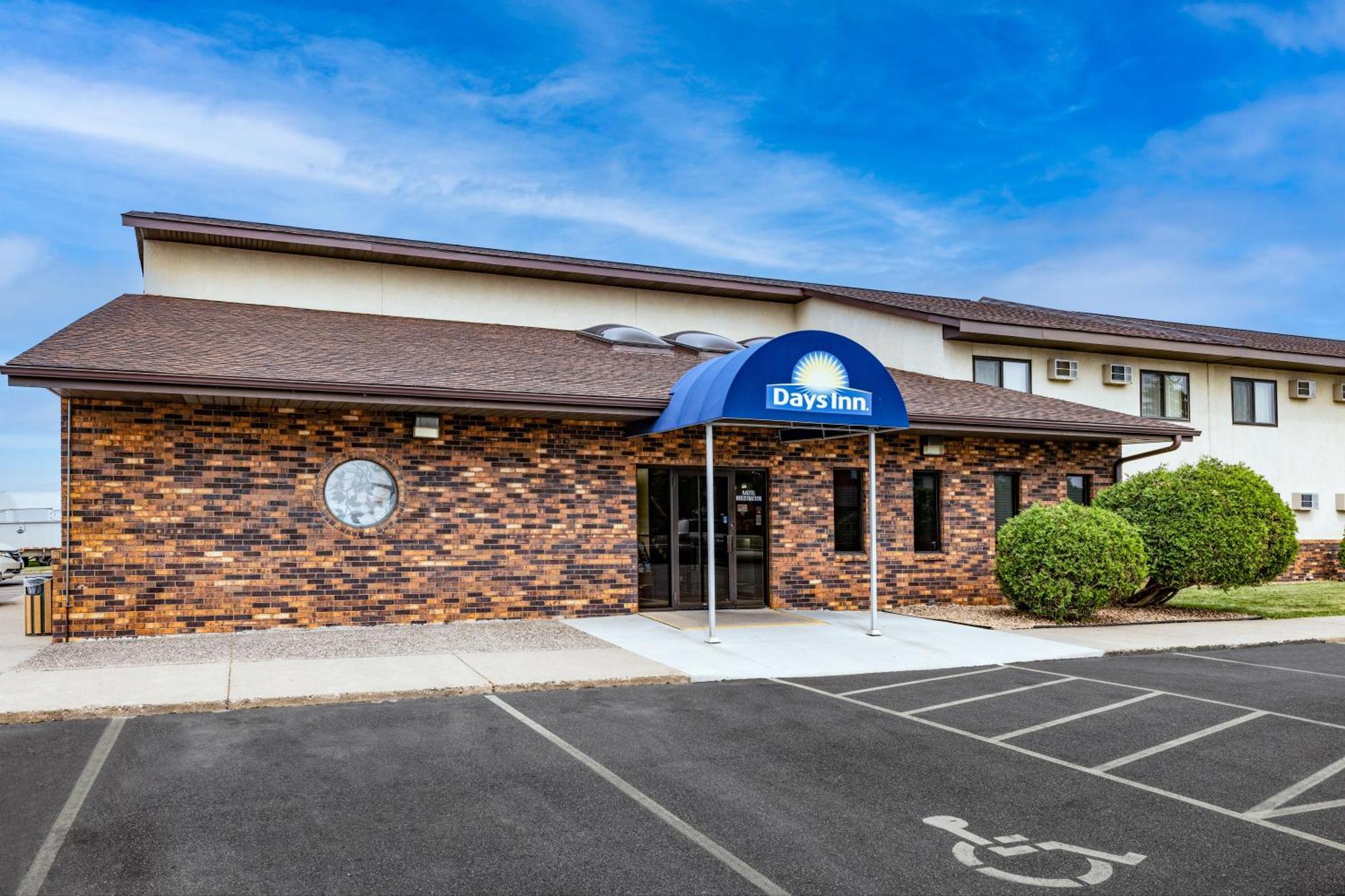 Days Inn By Wyndham Monticello Екстер'єр фото
